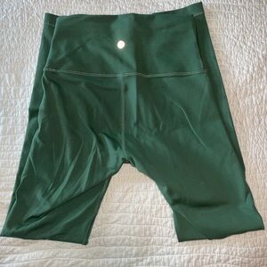 Lululemon Size 4 Wunder Under Train